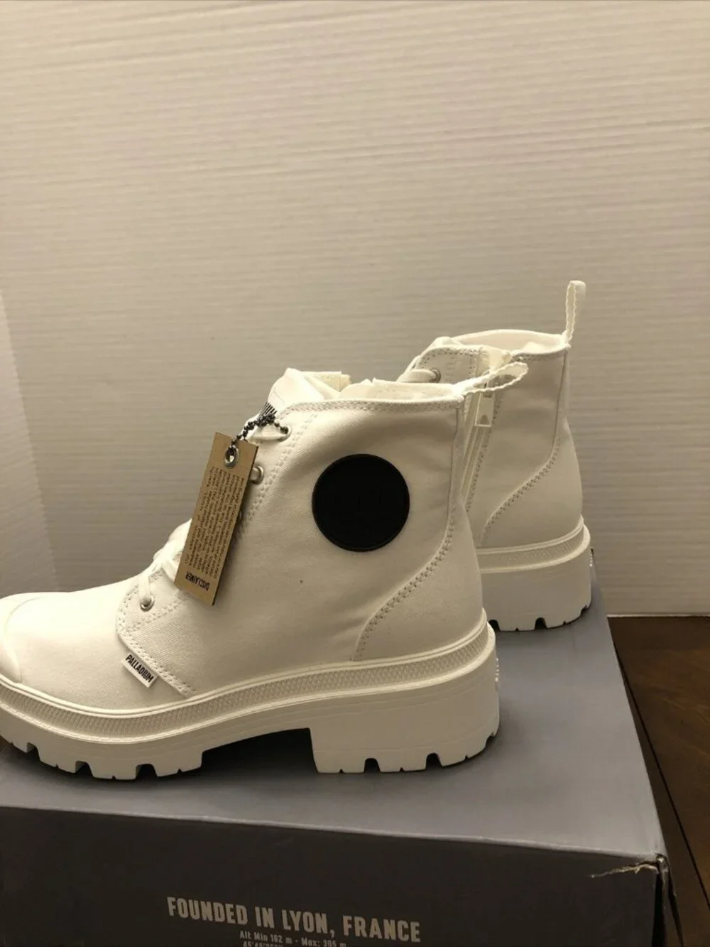 Palladium Pallabase Twill in Star White Size 6.5